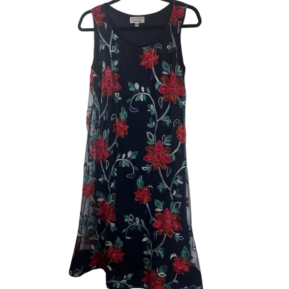Signature by Bobbie Bee Navy and Red Floral Sleeveless Lined Dress Size Med